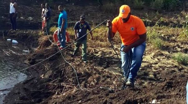 Tres menores desaparecen tras lanzarse en pozo en San Pedro de Macorís