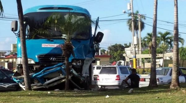 Accidente frente a Megacentro; mueren dos personas