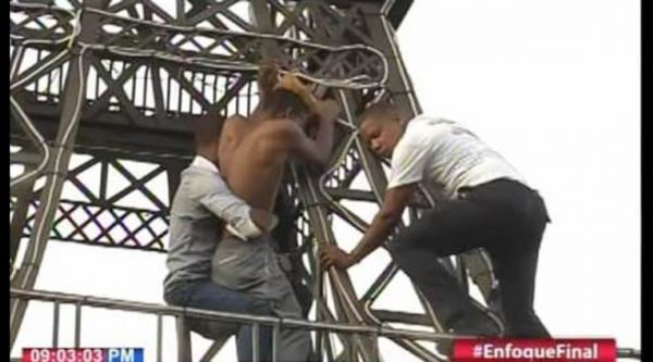 Video: Momento en que rescatan a un artista urbano que se iba a suicidar por una deuda