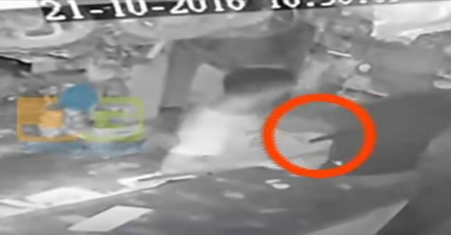 Video: Asalto a colmado de Sosúa; agarran al delincuente