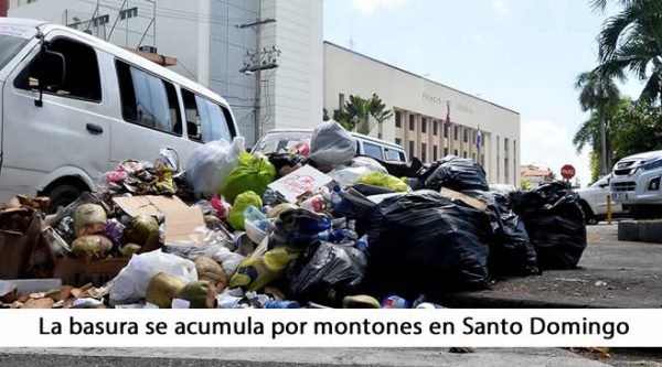 Atención «sindiquitos»:  La basura se acumula por montones en Santo Domingo