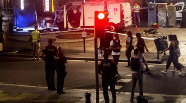 Atentado terrorista  en Barcelona, España (Resumen)