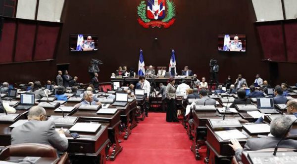 Cámara de Diputados aprueba devolver 30% AFP; ahora va al Senado