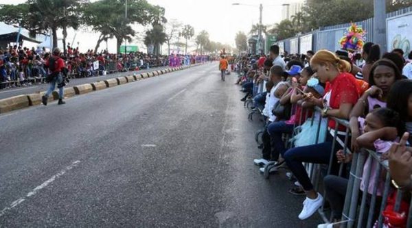 Boicotearon el Carnaval Dominicano [Listín Diario]