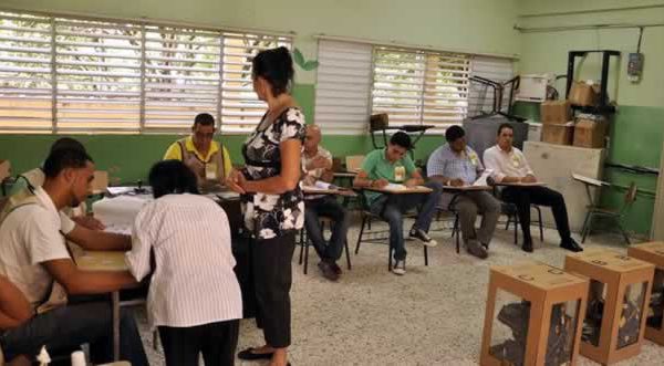 Hallan boletas premarcadas en favor de Serulle en Santiago