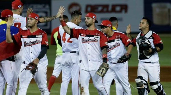 Venezuela gana duelo de pitcheo a Cuba en Serie del Caribe