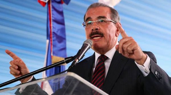 Danilo Medina advierte nada lo desviará de sus planes con país