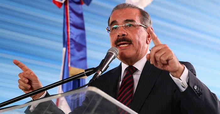 Danilo Medina advierte nada lo desviará de sus planes con país