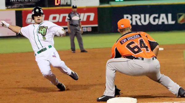 Las Estrellas dejan en el terreno a Toros del Este