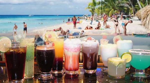 FBI investiga bebidas adulteradas en hoteles como posible causa de muertes de turistas