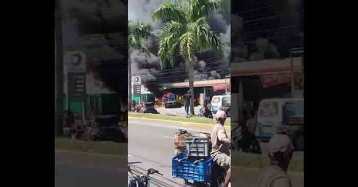 Video: Fuego en estación de combustibles en la prolongación 27 de Febrero
