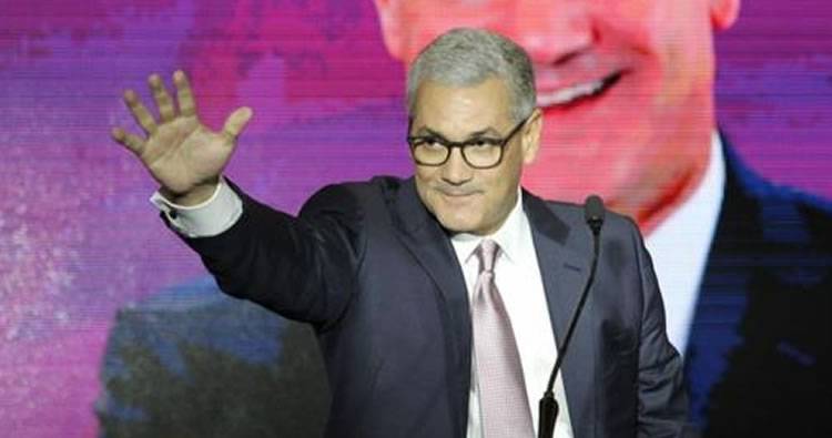 Gonzalo Castillo anuncia precandidatura presidencial; renuncia de Obras Públicas