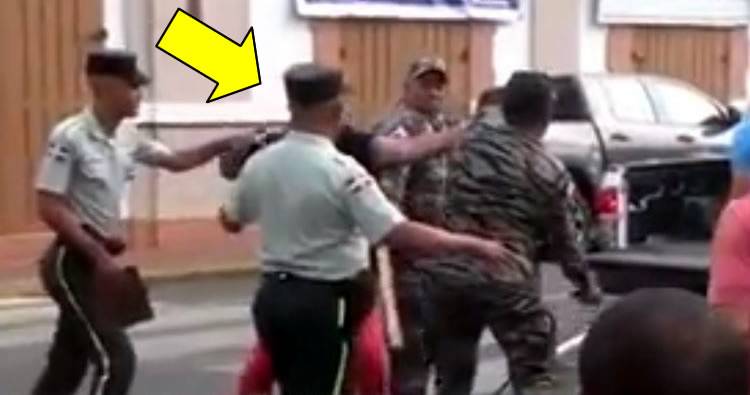 Video: Hombre le da una trompada a coronel de la Policía