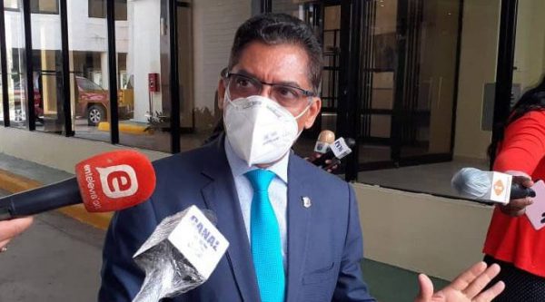 Video: El «Hombre del Maletín» pagaría RD$10 millones a diputados para que aprueben estado de emergencia