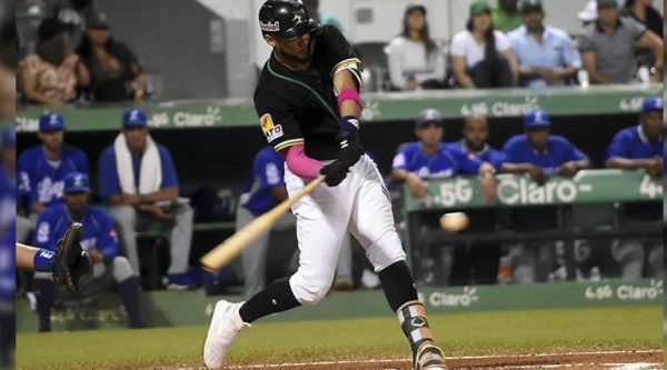 Con jonrón de Fernando Tatis Jr, Estrellas dejaron en el terreno a los Tigres del Licey