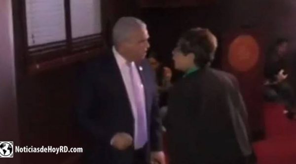 Video: Juan Carlos Quiñones y Rafaela Alburquerque se enfrentan por reelección