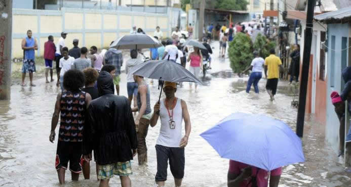 Las lluvias volverán desde este lunes al país por vaguada