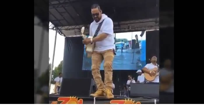 Video: Luis Vargas se cae de tarima en concierto de El Zol 107.9