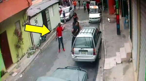 Video: Matan a tiros y machetazos a un hombre en Los Ríos