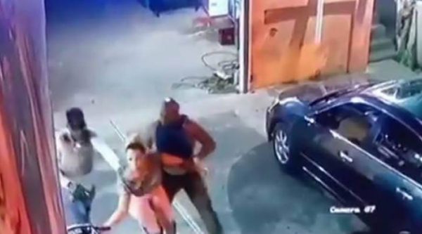 Video del momento en que secuestraron a dueña de bar en Cotuí