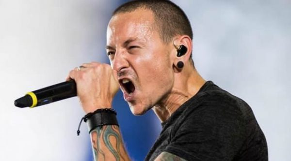 Se suicida Chester Bennington; cantante de Linkin Park