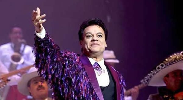 Muere el cantante Juan Gabriel según medios latinos