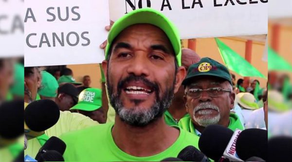 Impiden montaje de tarima para el cierre de la marcha frente al Parque Independencia