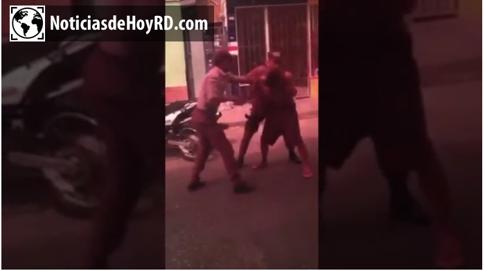 Policías golpean hombre se resistió a «macuteo»