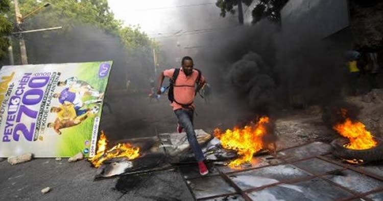 Gobierno de Haití revoca aumento a precios combustibles tras violentas protestas