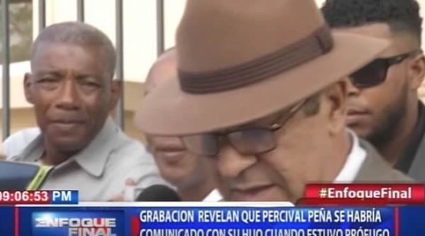 Reacción de ex-general Percival Peña cuando le preguntan sobre la llamada a John Percival