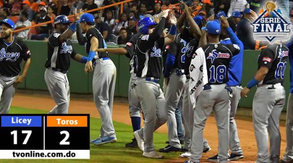 Video: Licey masacra a los Toros 17-2 en inicio Serie Final