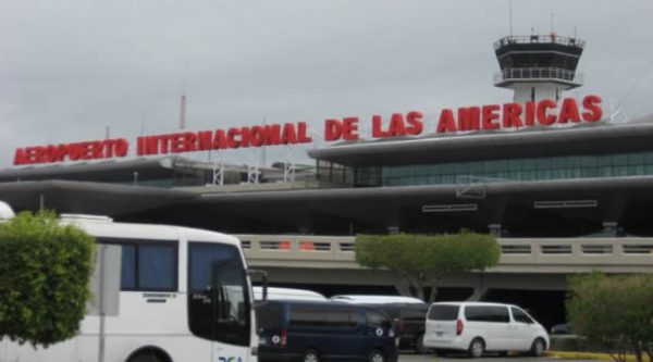 Apresan tres personas en el aeropuerto de Las Américas por robo