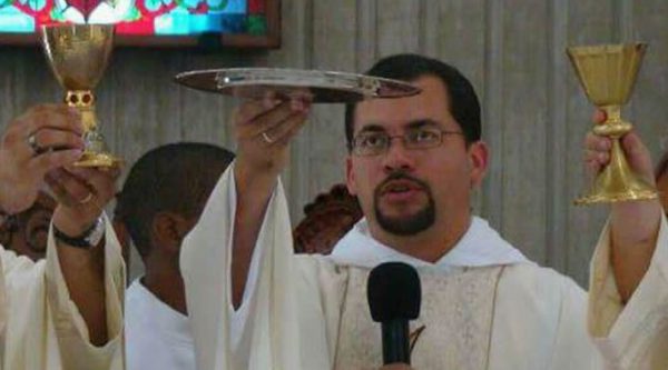 Apelarán puesta en libertad de sacerdote acusado de violar alumnos de Colegio