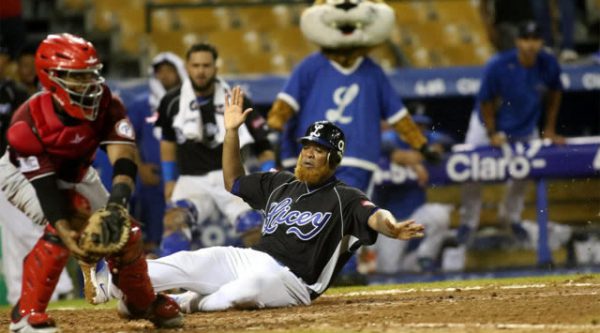 Los Tigres le ganan Los Gigantes; Aguilas dejan en terreno a los Toros