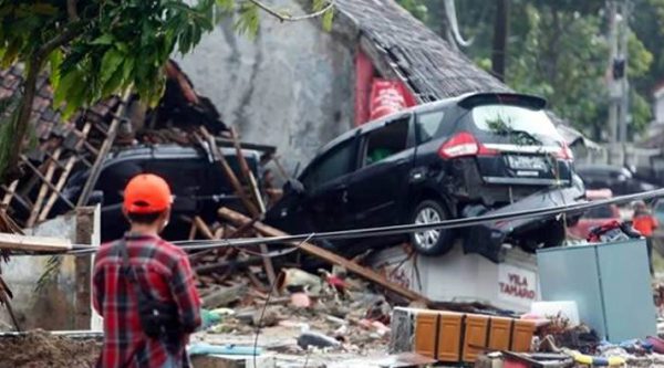 Tsunami en Indonesia (Video e imagenes)