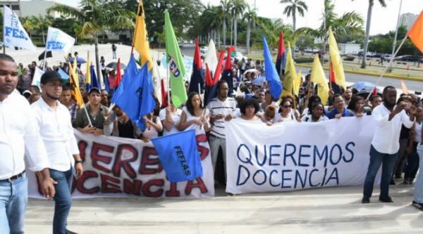 Estudiantes de la UASD exigen inicio de clases