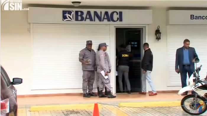 Video: Matan a vigilante de un banco durante atraco