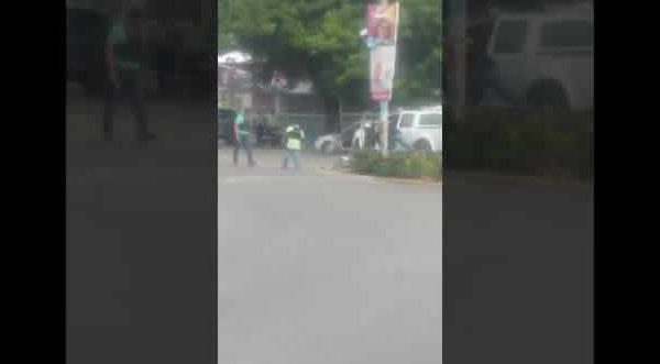 Video: Momento en que policías matan a dos presuntos delincuentes