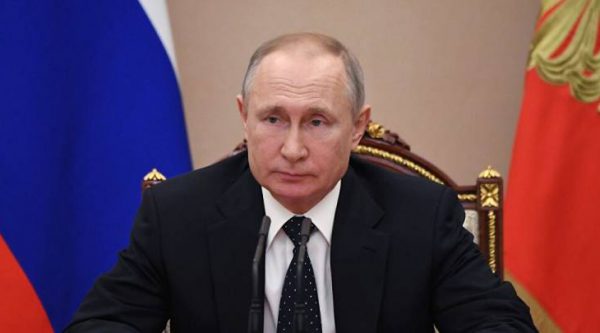 Putin declara vacaciones pagadas en toda Rusia por COVID-19