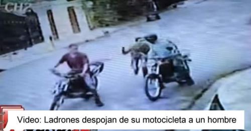 Video: Ladrones despojan de su motocicleta a un hombre