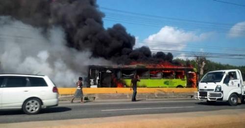 Se incendia autobús de la OMSA en Las Américas