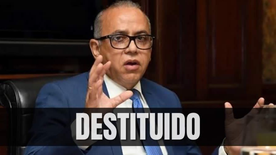 Luis Abinader destituye al ministro de Salud Pública, Plutarco Arias