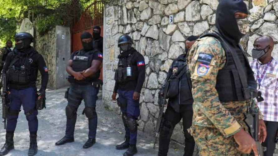 21 policías estaban en la residencia del presidente Jovenel Moise durante su asesinato