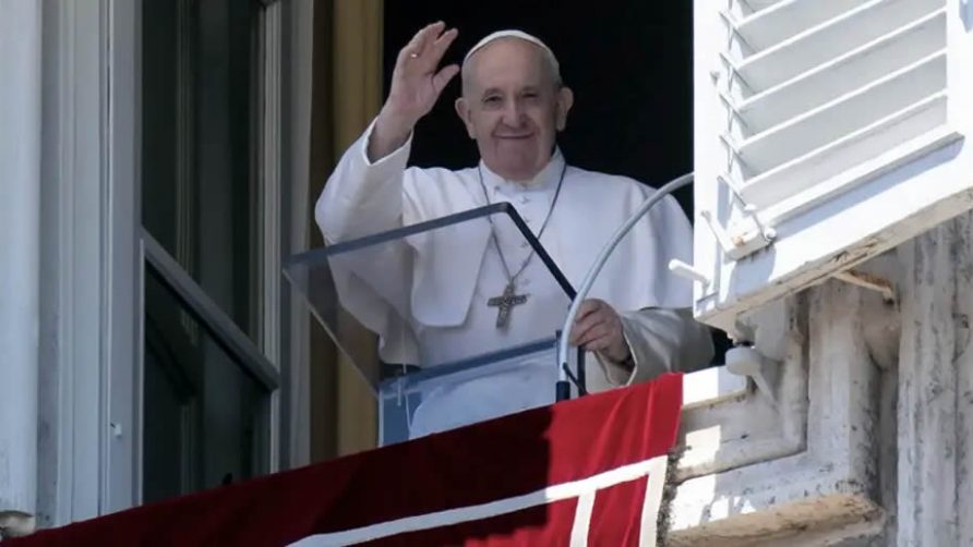 Amenaza al papa Francisco: le enviaron una carta con tres balas