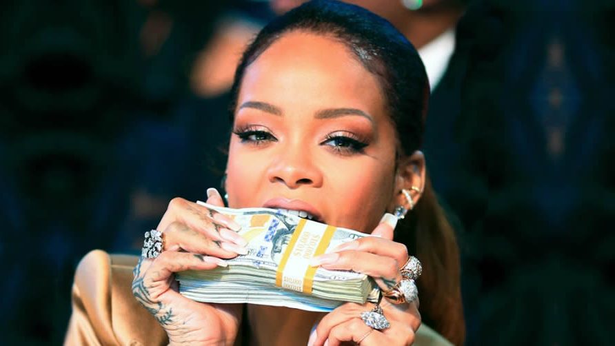 Rihanna, es la cantante más rica del mundo