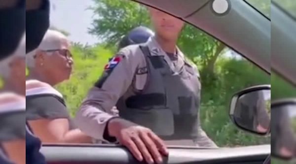 Video: Altagracia Salazar ofrece su versión de incidente con policías