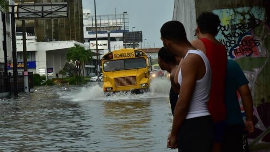 Onamet: Dos vaguadas seguirán generando lluvias en 13 provincias bajo alerta