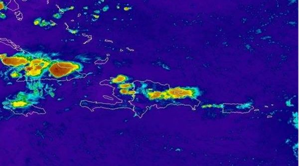 Onda tropical y vaguada provocaran aguaceros este jueves, según Onamet