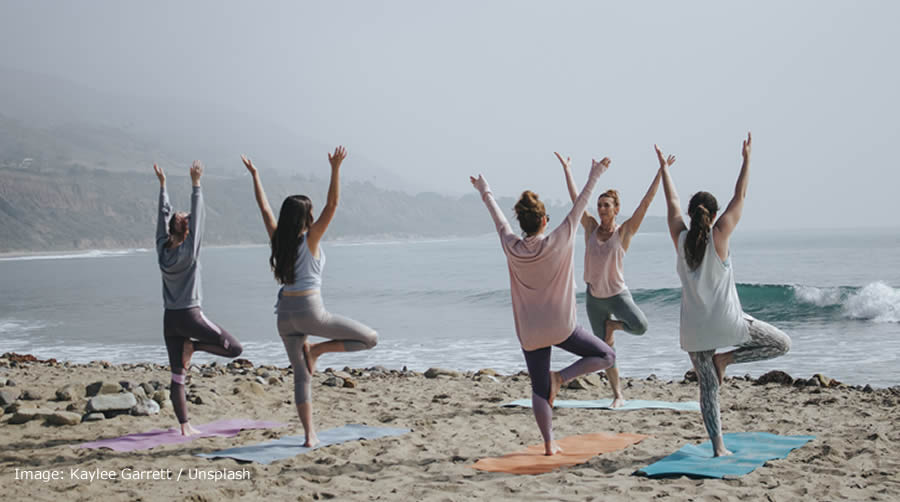 Beneficios de practicar Yoga según la revista Vogue de España.
